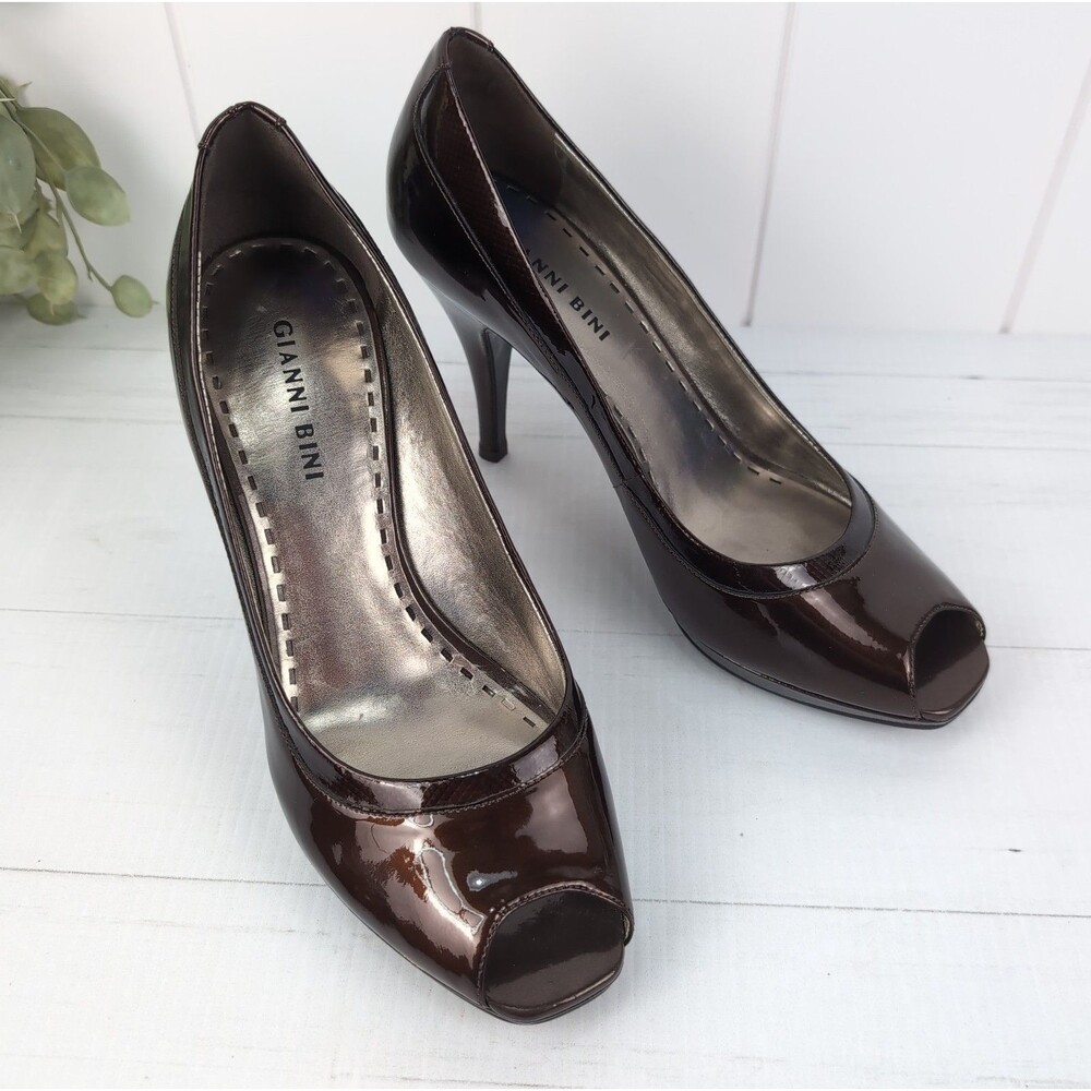 Gianni Bini Chocolate Brown Peep Toe Pump High Heels Size 8.5 Glossy
